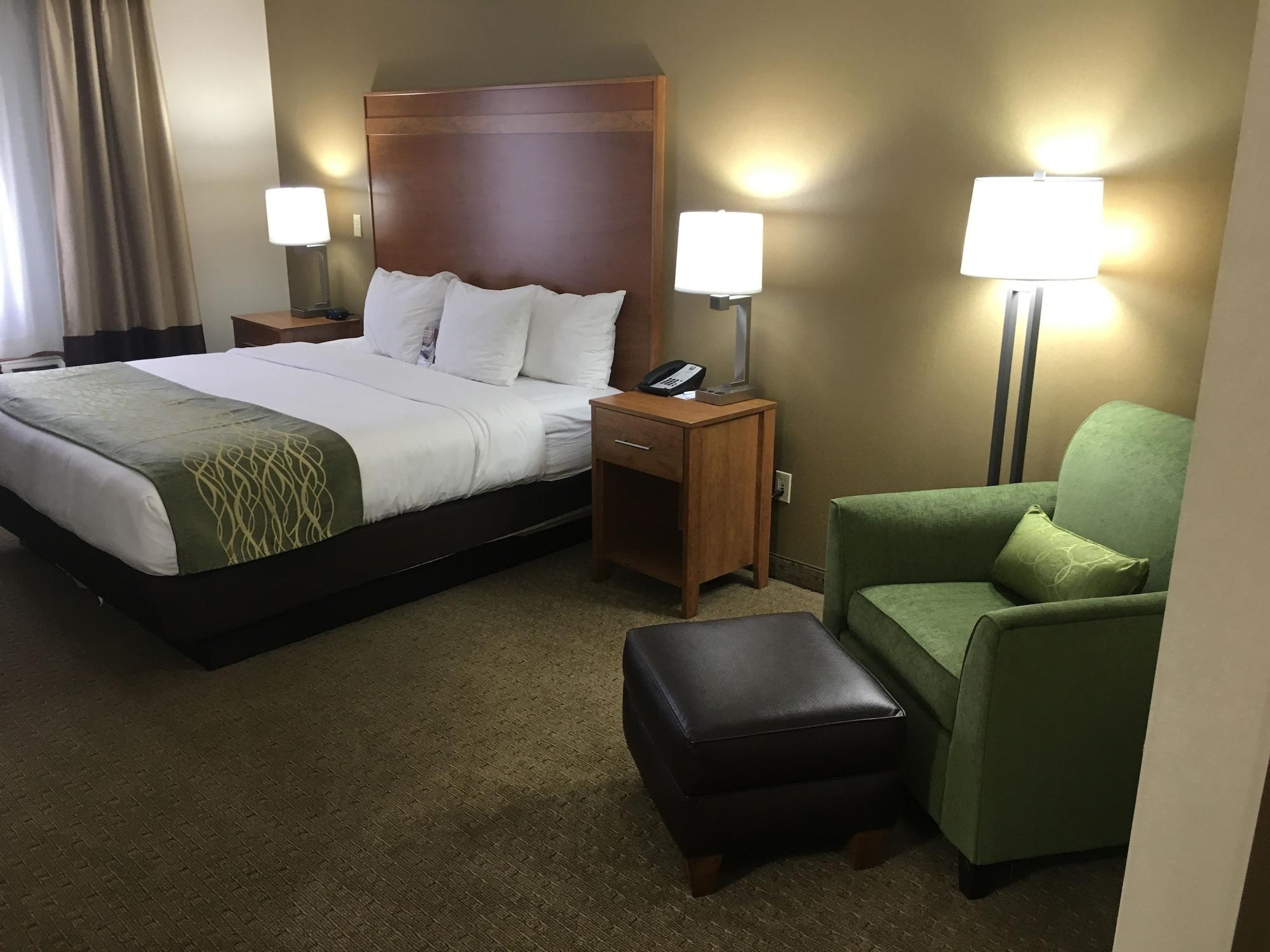 Comfort Inn Millersburg Exterior photo